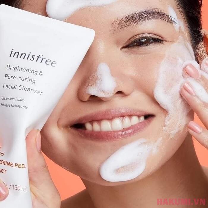 Innisfree Brightening Pore Facial Cleanser 4
